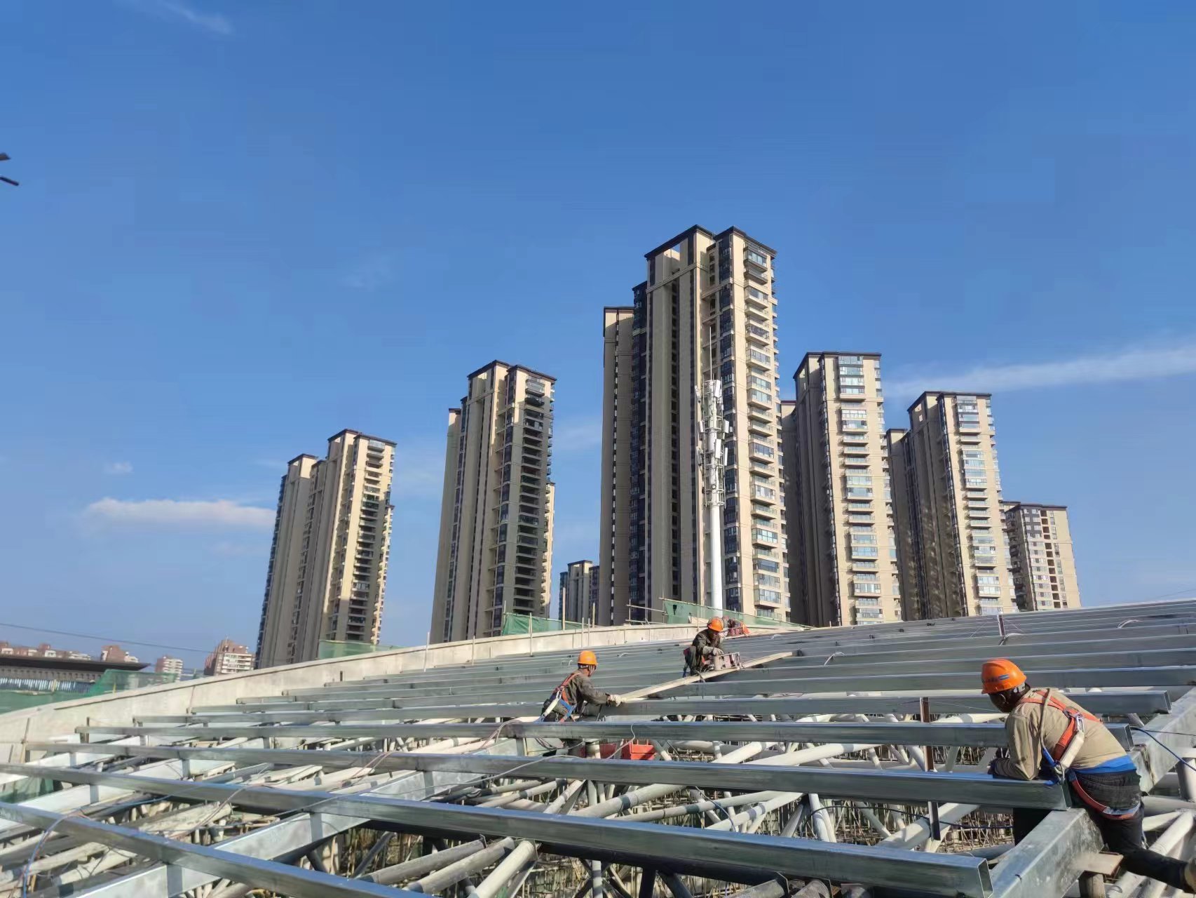 春耕抢时，农用机械维建师傅一天跑五个村